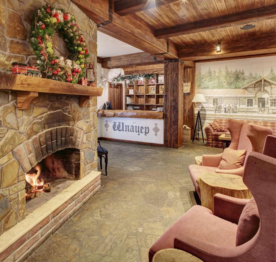 Shpatser Hotel Brjuchovyči Exteriér fotografie